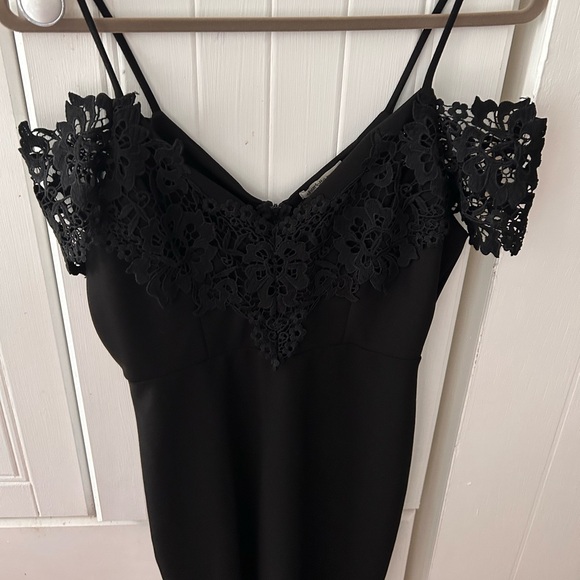 Charlotte Russe Dresses & Skirts - Charlotte Russe Black Lace Detail Dress with Straps and Back Slit, EXCELLENT UC